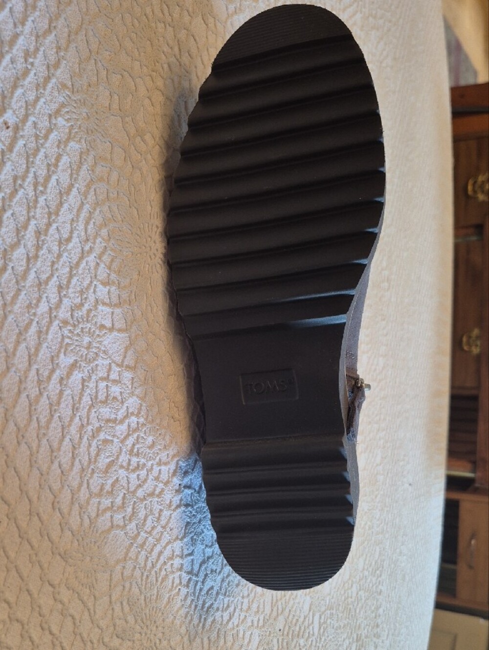 Tom's Size 9.5 Women's Suede Platform Ankle Boot - Gray - Picture 4 of 6